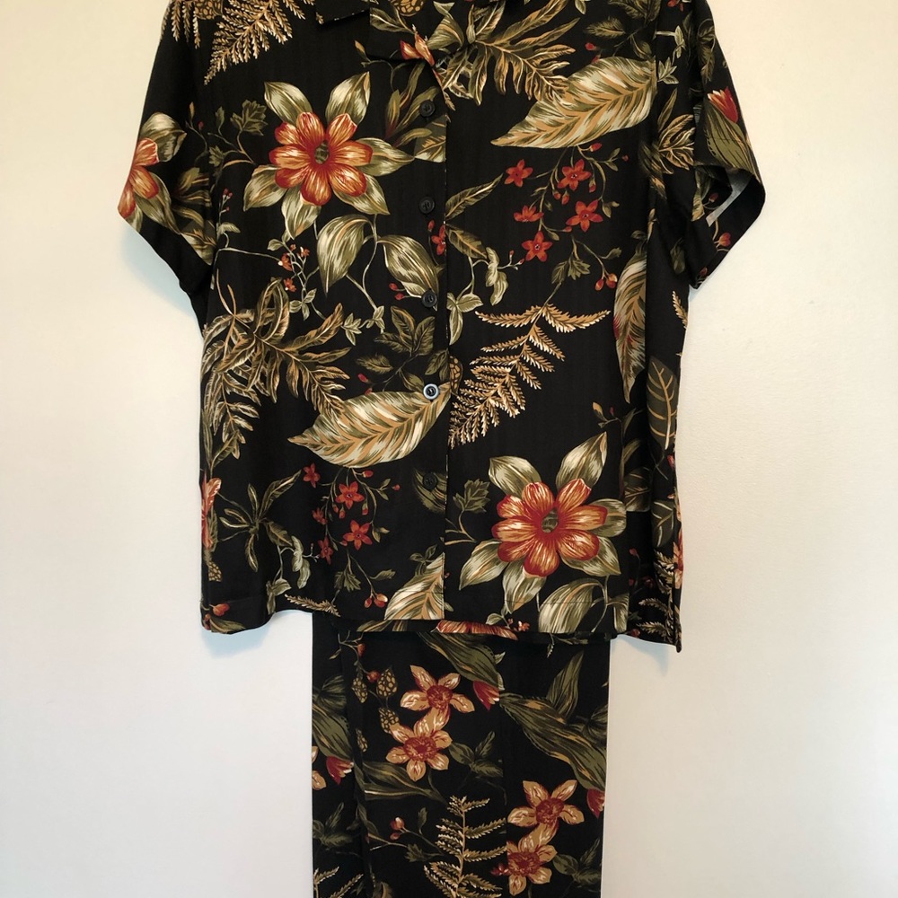 Vintage Tropical Island Style two piece casual.